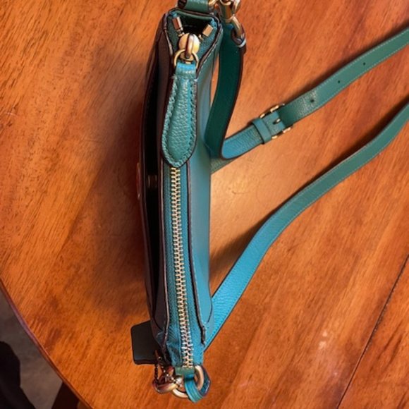 Coach Chaise Pebble Leather Bright Green Crossbody - Used - Picture 9 of 14